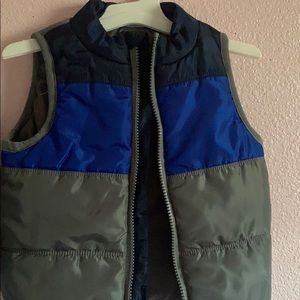 2t boy zip up vest